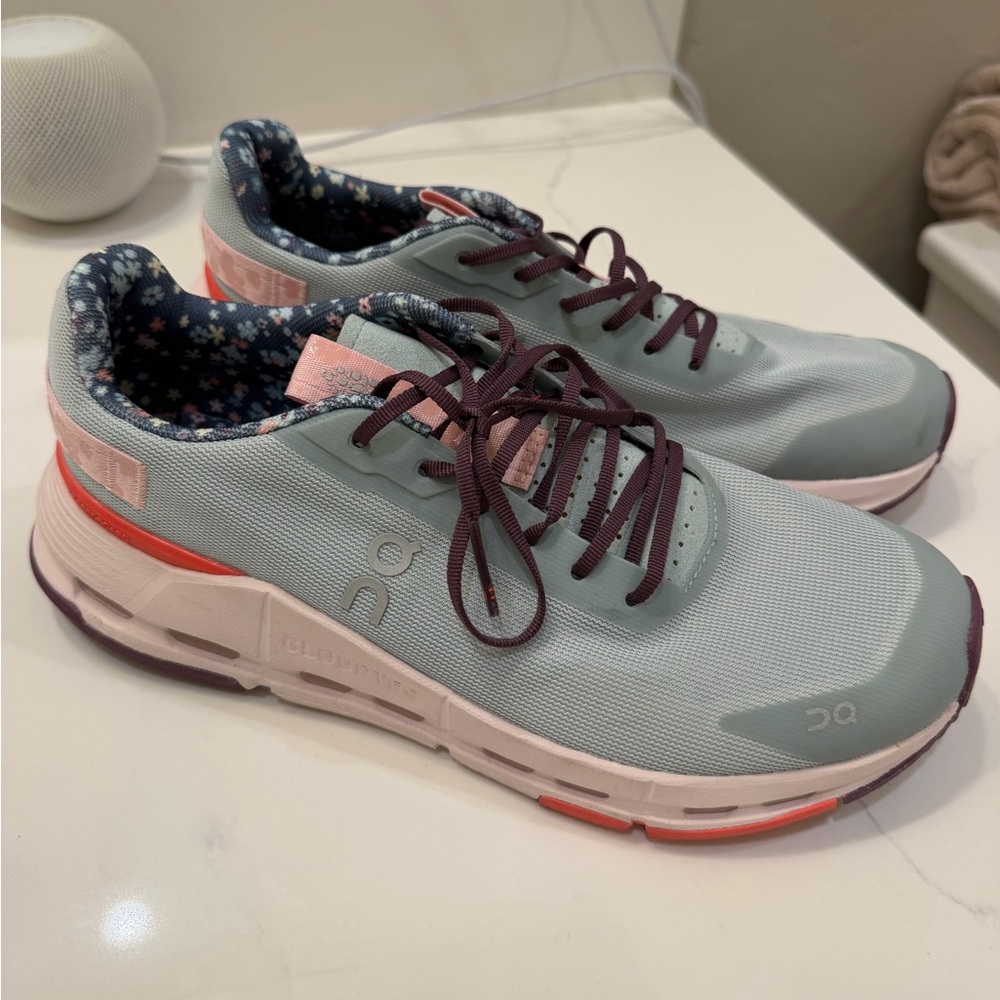 On Cloudrunning x Free People Women size 9